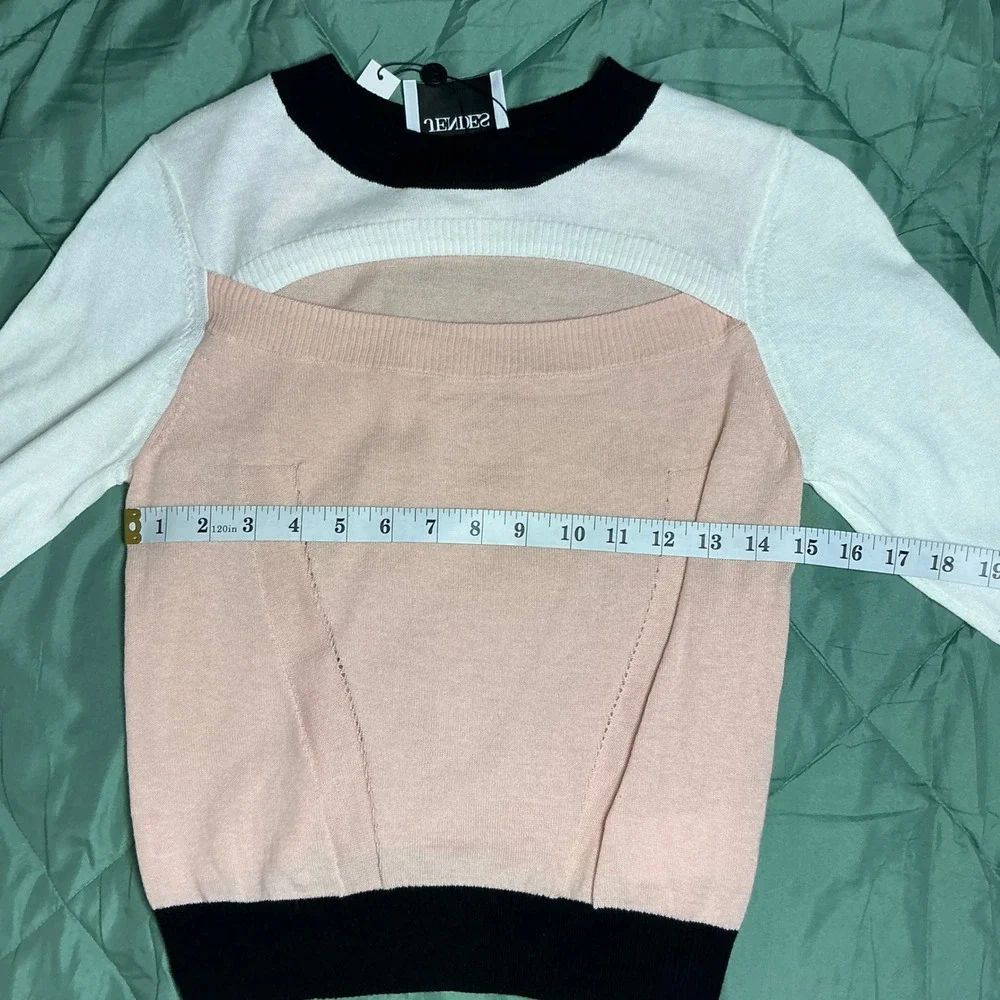 Jendes Colorblock Knit Sweater Peach Pink White Black Cutout Detail Size M